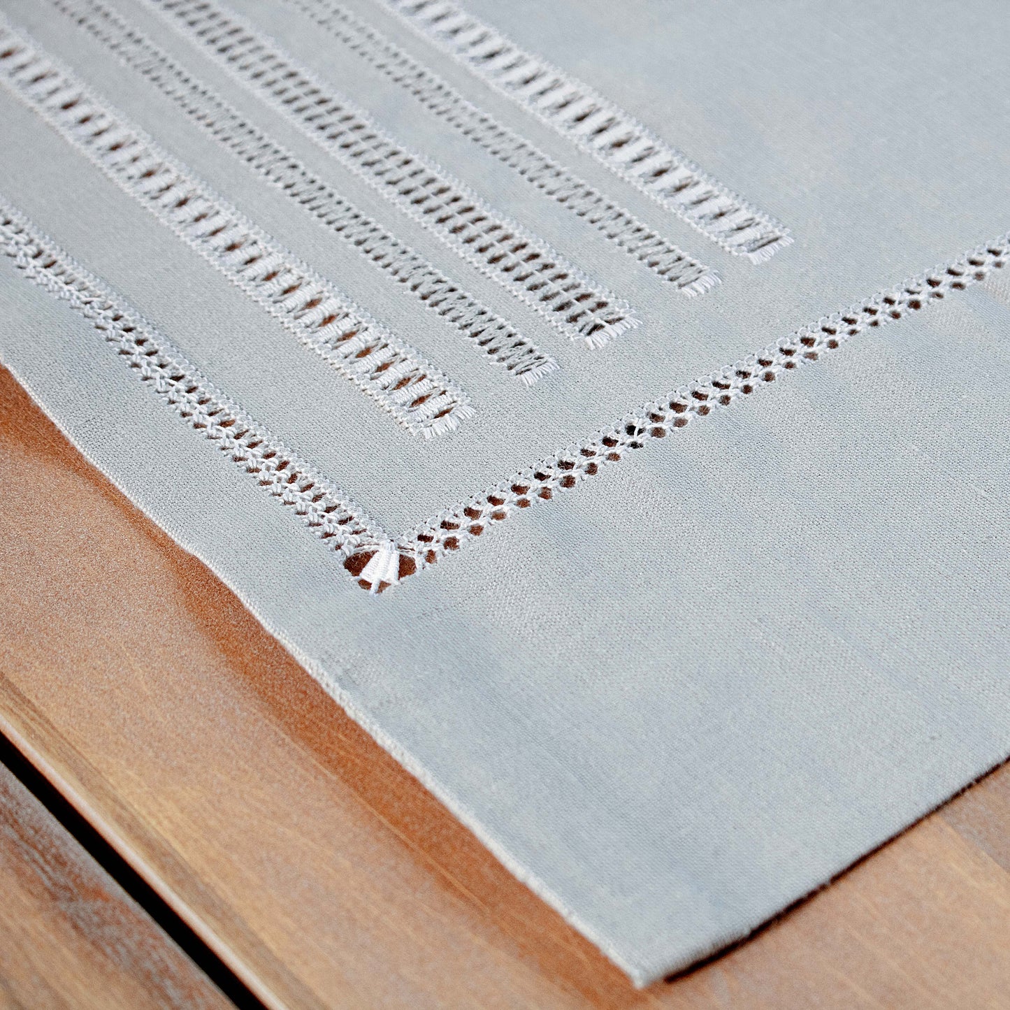 TABLE RUNNER - GREY