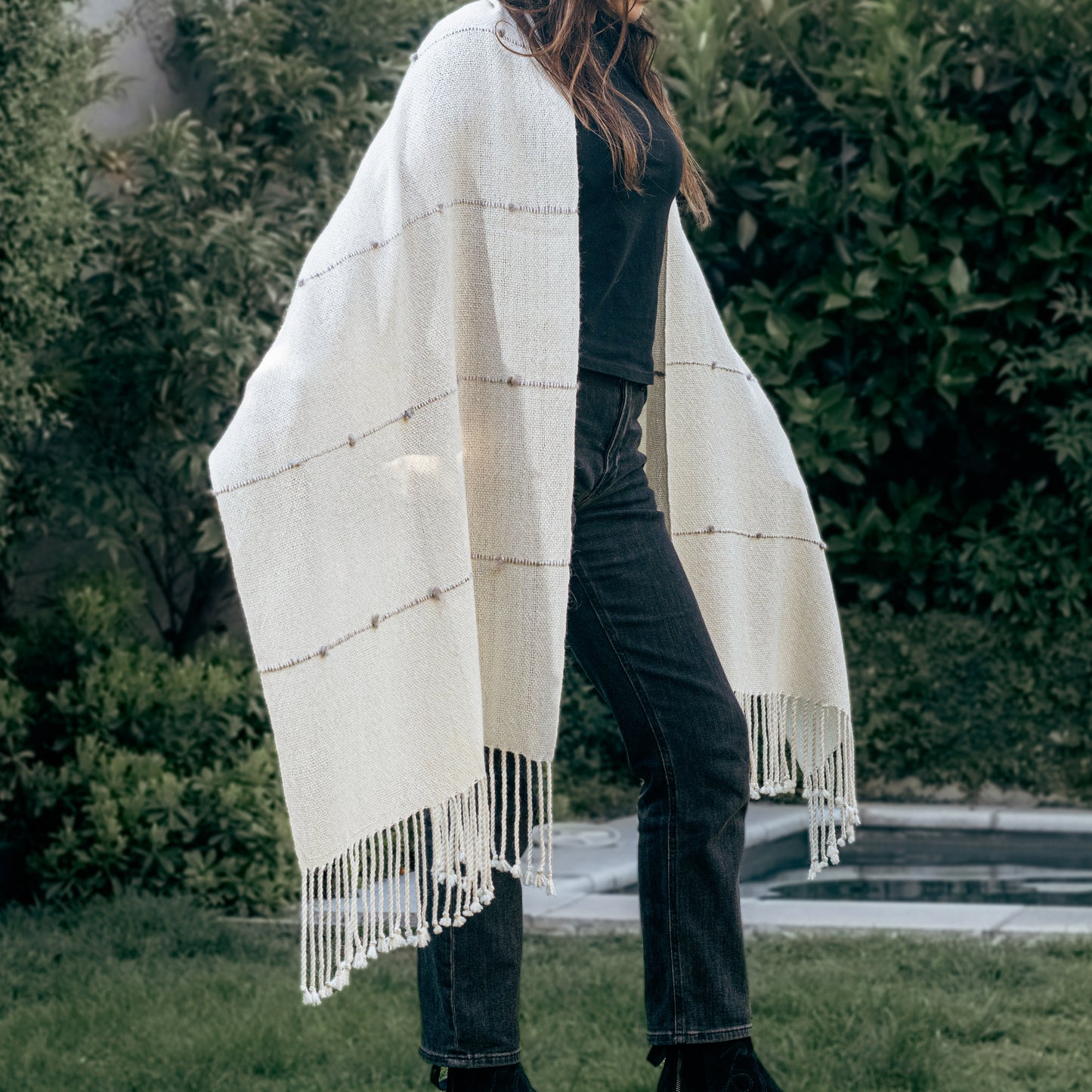 WHITE ALPACA SHAWL
