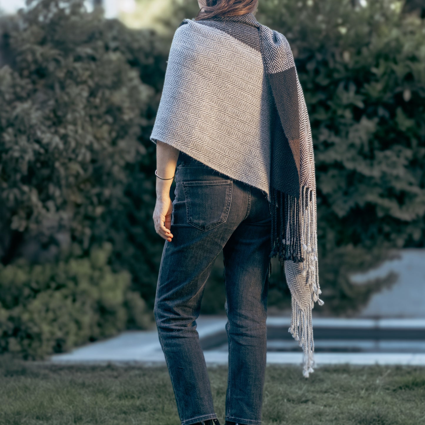 GREY GEOMETRIC ALPACA SHAWL