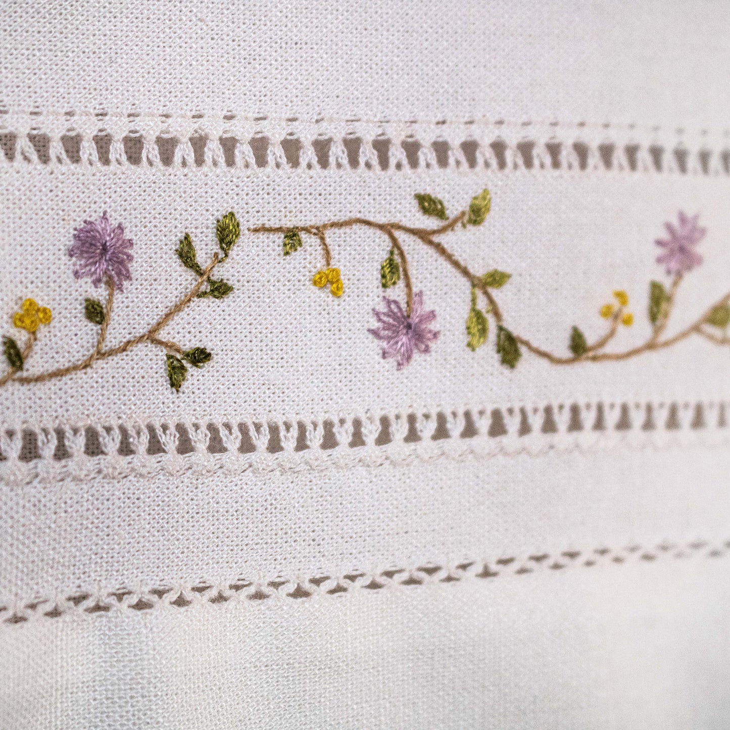LINEN HAND TOWEL