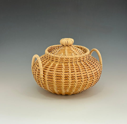 STORAGE BASKET WITH LID