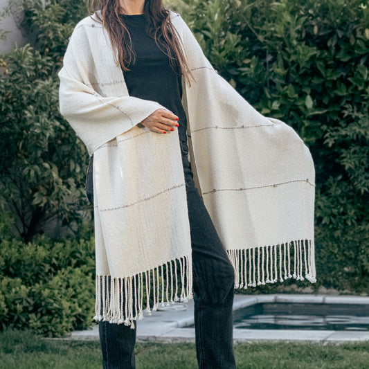 WHITE ALPACA SHAWL